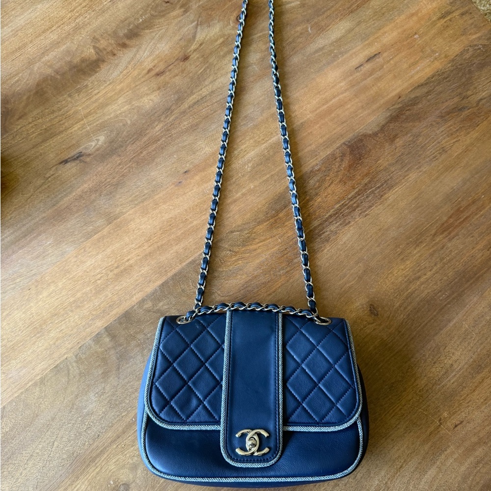 AUTHENTIC Chanel Elementary Chic Lambskin Flap Bag Purse - Picture 2 of 10